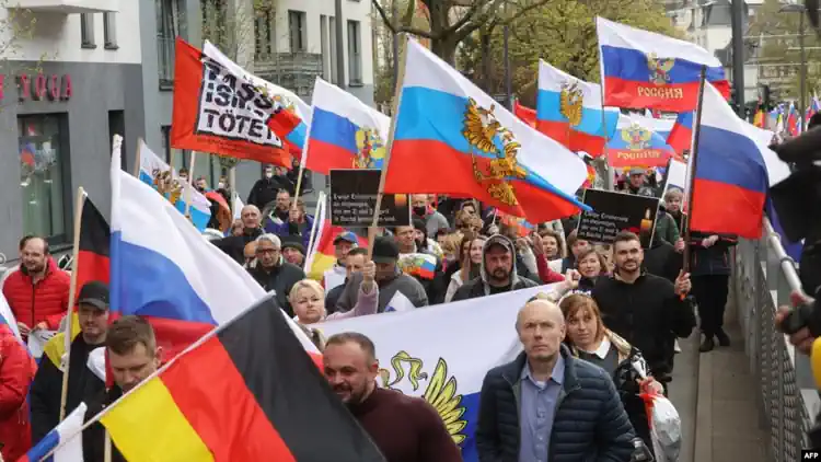 Хто і як розхитує човен Німеччини