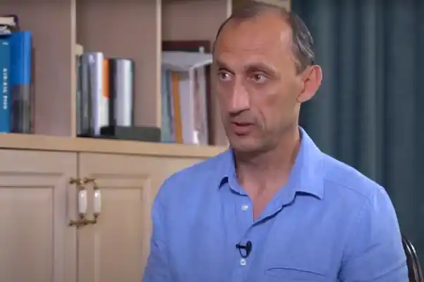  :  2019-         ,       $10 .