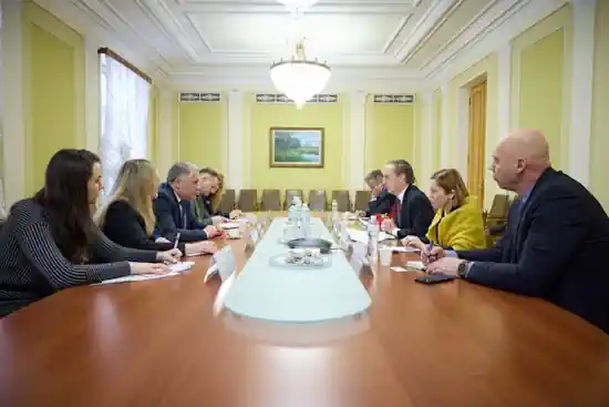 України розпочала консультації з ЄС щодо безпекових гарантій