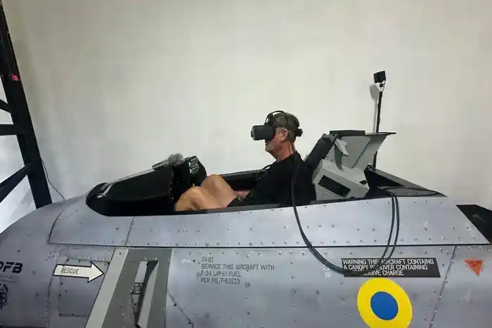     F-16   