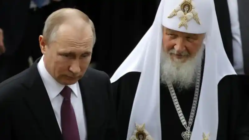 На що в Росії перетворилась церква