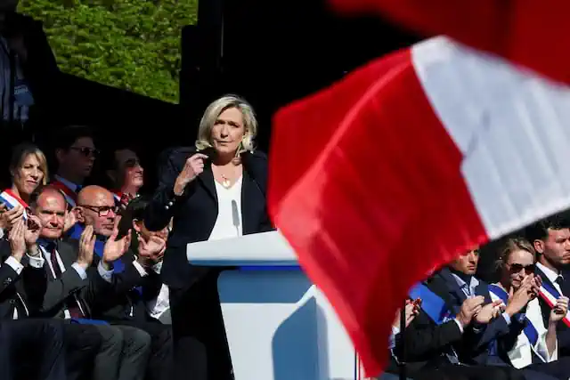Reuters:      ,    