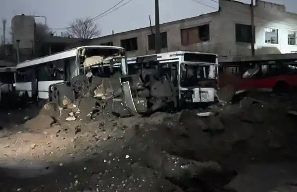 Російські окупанти вдарили по транспортному підприємству у Миколаєві
