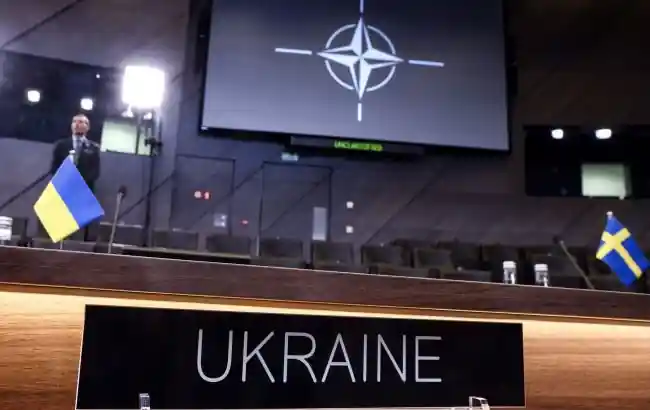 Politico: Країни НАТО уникають теми можливого членства України в Альянсі